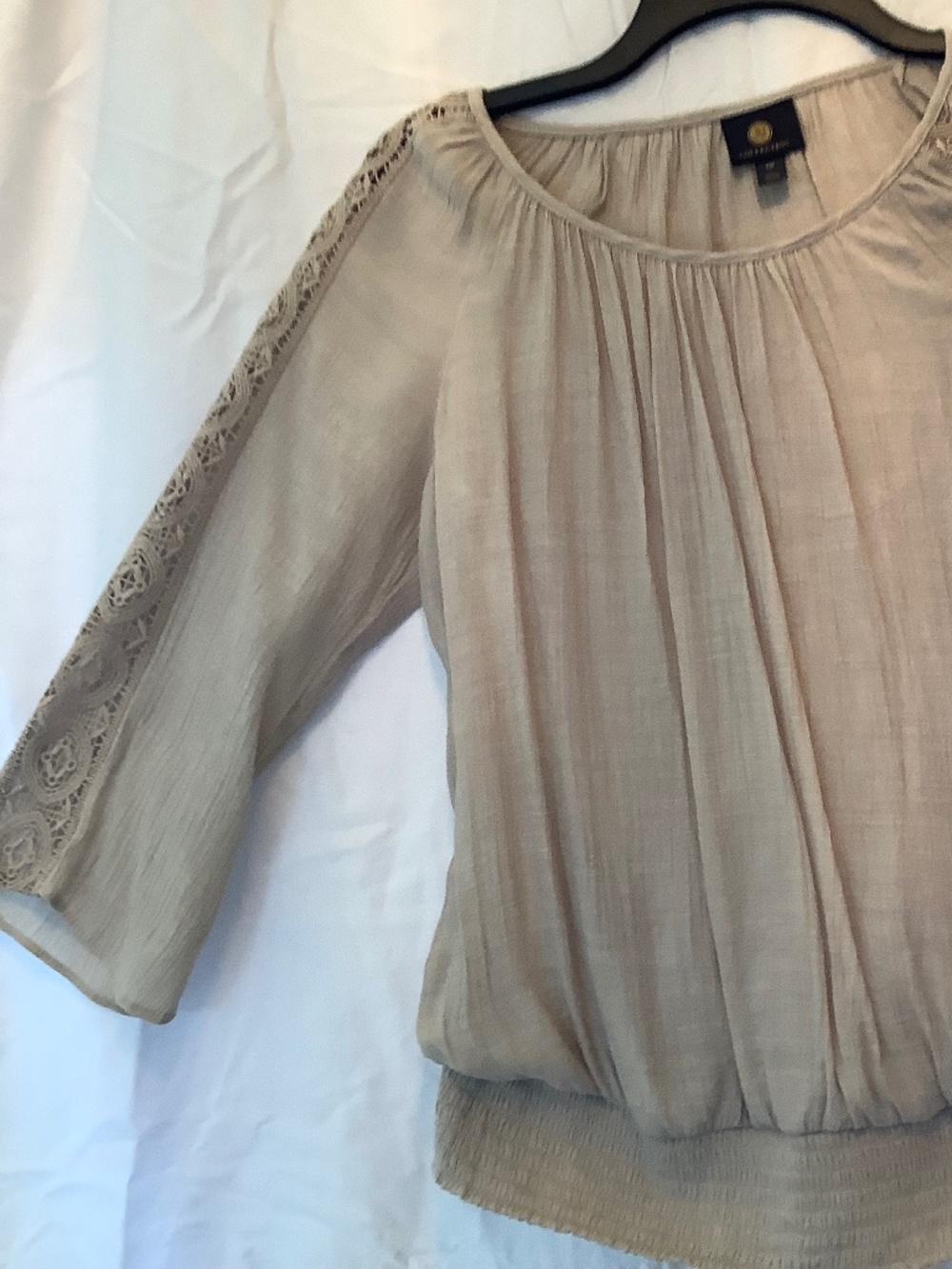 JM Collection Petite Women's PM Beige Solid Scoop Neck Lace Lined 3/4 Blouse